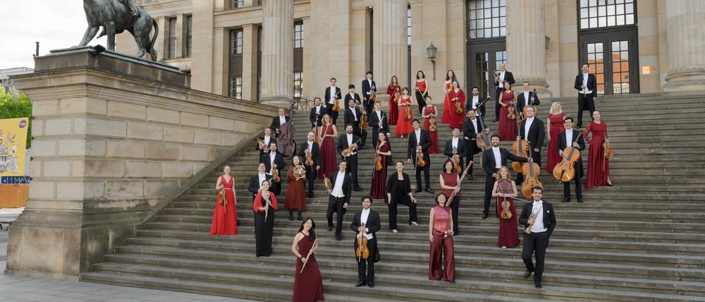 Die Klassische Philharmonie Bonn vor dem Berliner Konzerthaus.