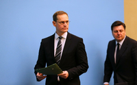 Senatschef Michael Müller und Innensenator Andreas Geisel bei der Pressekonferenz.