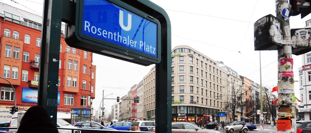 Die Rosenthaler Straße rund um den Rosenthaler Platz in Berlin-Mitte # Die Rosenthaler Straße rund um den Rosenthaler Platz in Berlin-Mitte hat kaum noch bezahlbaren Wohnraum. Es entstehen immer mehr Hotels, Restaurants und feine Läden, was die Anwohnern immer mehr verärgert. Einem kleinen Mini-Markt wurde jetzt gekündigt. 