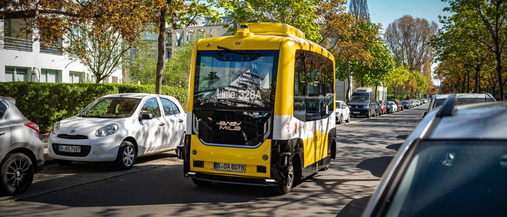 Bis vor einem Jahr hatte die BVG in Alt-Tegel einen selbstfahrenden Elektrobus getestet und damit 24.000 Fahrgäste befördert.