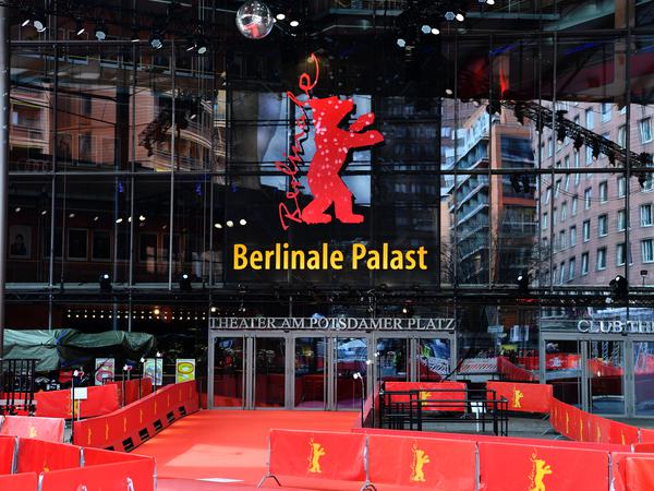From Thursday evening, the stars will once again be walking the red carpet in front of the Berlinale Palace on Potsdamer Platz.