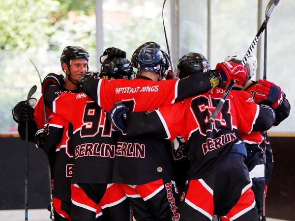 Inlinehockey und InlineSkaterhockey Meister mit dem Puck, nicht mit