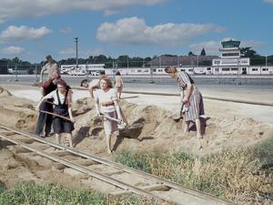 Bau auf, bau auf: 1948 wurde der innerstädtische Flughafen „Otto Lilienthal“ in Berlin-Tegel erbaut.