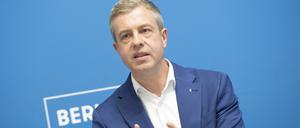Steht im Mittelpunkt der Kritik: Berlins Finanzsenator Stefan Evers (CDU).
