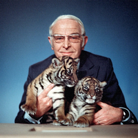 Durch seine Sendung "Ein Platz für Tiere" wurde Zoodirektor Bernhard Grzimek in den 1960er und 1970er Jahren zur TV-Legende.