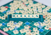 Der Begriff "Merkeln" gehörte zu der Nominierten-Liste für das Jugendwort 2015.