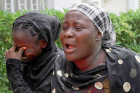 Angehörige der entführten Schülerinnen protestieren in der nordöstlichen Stadt Maiduguri gegen die Untätigkeit der nigerianischen Regierung.