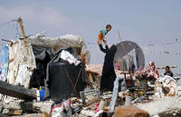 Die Zerstörungen nach dam Gaza-Krieg sind noch überall sichtbar, viele Menschen leben in Behelfsunterkünften.