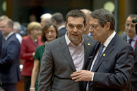 Verbündet in der Not - aber mit unterschiedlichen Ansätzen zur Krisenbewältigung: Griechenlands Premier Alexis Tsipras (links) und Zyperns Präsident Nicos Anastasiades am Donnerstag auf dem Gipfel der Europäischen Union in Brüssel.