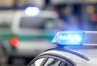Bis zu 100 Männer belagern teils bewaffnet Berliner Imbiss