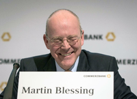 Martin Blessing verspricht den Aktionären erstmals seit 2007 wieder eine Dividende. Große Euphorie kam trotzdem nicht auf.