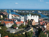 Blick auf Stettin mit Schloß und Hafen. Polen ist ein beliebtes Ziel für Zahnmedizin-Tourismus.