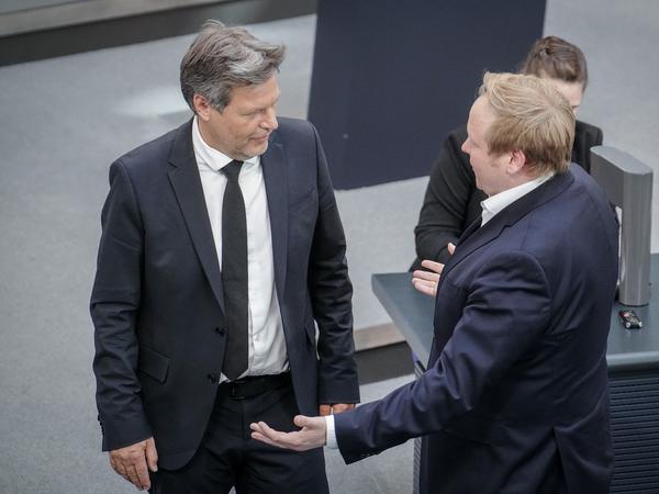 Wirtschaftsminister Robert Habeck hatte im Mai Redebedarf mit dem CDU-Abgeordneten Tilman Kuban.