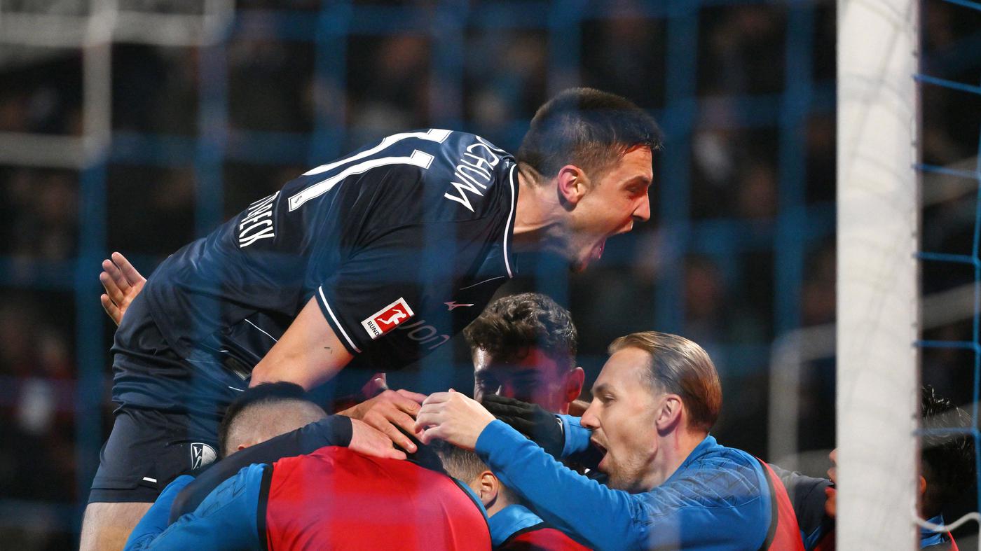 Bochum celebrates an important victory in the relegation battle