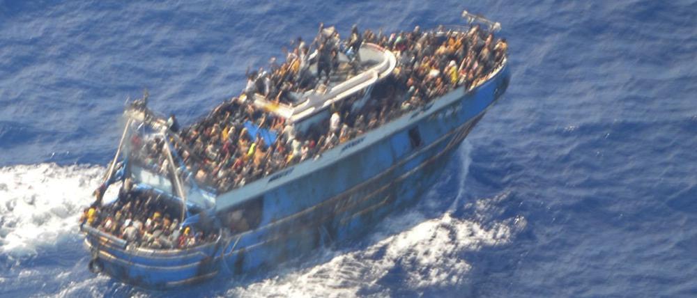 Ein Flüchtlingsboot von der Küste Griechenlands
