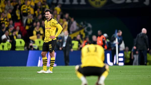 Dortmunds Mats Hummels reagiert nach der 0:2-Niederlage. 