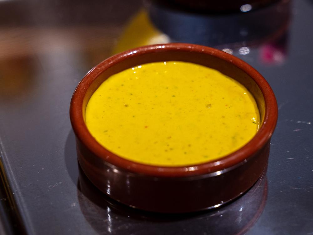 Chimichurri, Ananas-Chutney, Zwiebel- und Mangosaucen: Fünf BBQ-Dips ...