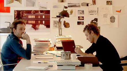 Erwan (links) und Ronan Bouroullec in ihrem Studio.