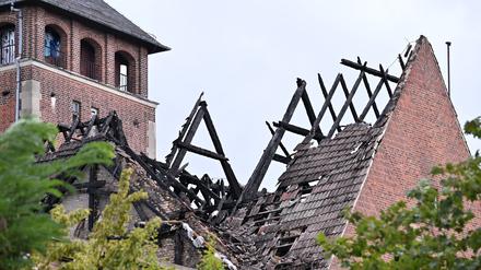 Das ehemalige Landtagsgebäude auf dem Brauhausberg nach dem Brand.