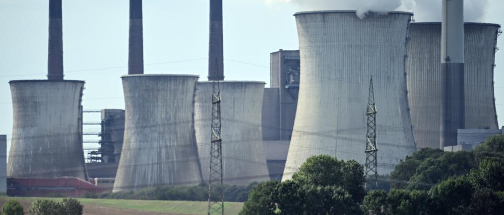 Braunkohlekraftwerk Neurath von RWE: Mit dem Kohleausstieg steigt der Druck, die Kraftwerksstrategie umzusetzen und neue Back-up-Kapazitäten zu schaffen. 