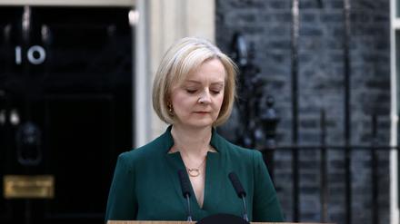 Liz Truss delivers a speech on her last day in office as British Prime Minister, outside Number 10 Downing Street , in London, Britain, October 25, 2022. REUTERS/Henry Nicholls