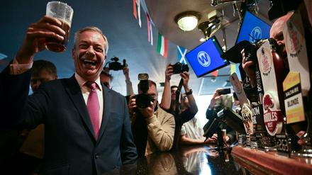In Feierstimmung: Brexit-Populist Nigel Farage will am 4. Juli ins britische Unterhaus gewählt werden.