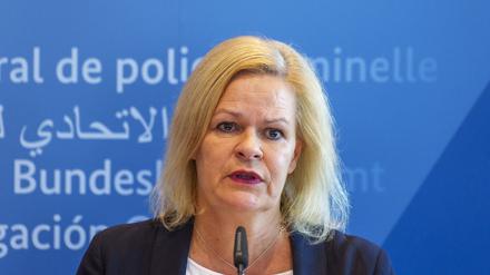 Nancy Faeser (SPD), Bundesinnenministerin, spricht im Bundeskriminalamt zur aktuellen Sicherheitslage. 