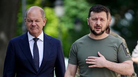Mitte Juni vergangenen Jahres hat Kanzler Scholz Kiew besucht, nun kommt Präsident Selenskyj möglicherweise erstmals seit Kriegsausbruch nach Berlin - Themen gäbe es genug..