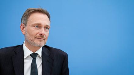 Bundesfinanzminister Lindner (FDP) kann sich freuen: Der Bund hat in der ersten Jahreshälfte etwas mehr Steuern eingenommen als im gleichen Zeitraum des Vorjahres.