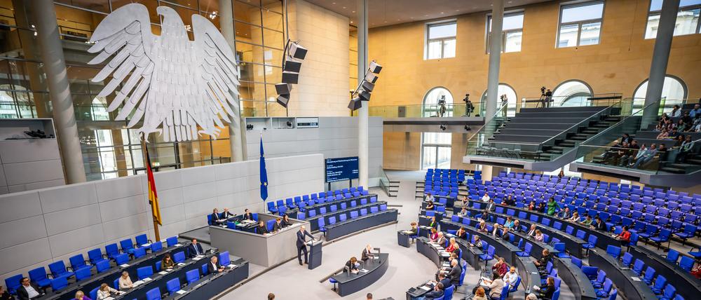 Maßnahmenpaket umstritten Bundestag beschließt Paket zum Ankurbeln der