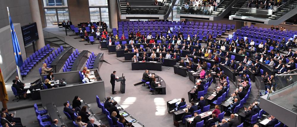 Thorsten Frei (CDU/CSU), Parlamentarischer Geschäftsführer der CDU/CSU-Bundestagsfraktion, spricht über das Wachstumschancengesetz im Bundestag.
