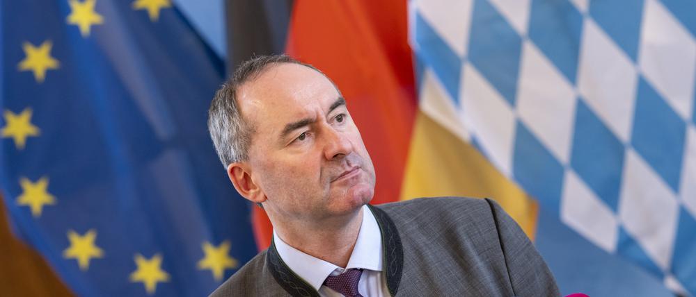 Hubert Aiwanger (Freie Wähler), Stellvertretender Ministerpräsident, Wirtschaftsminister von Bayern und Bundesvorsitzender der Freien Wähler, gibt ein Pressestatement. 