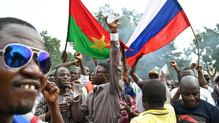 Pro-russische Demonstranten im westafrikanischen Burkina Faso.