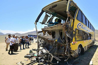 Einer der drei in Peru verunglückten Busse.