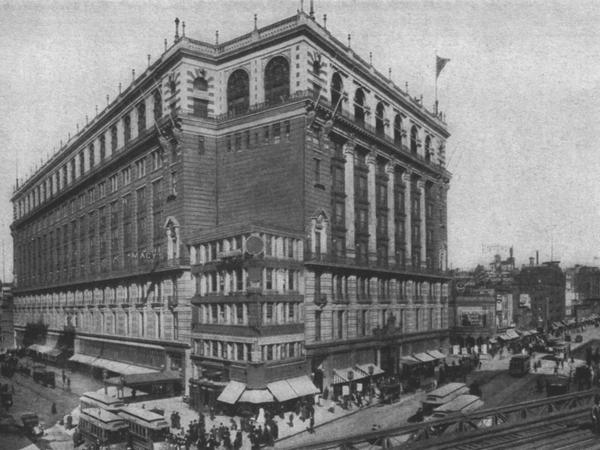 Macy’s New York, Broadway, circa 1908.