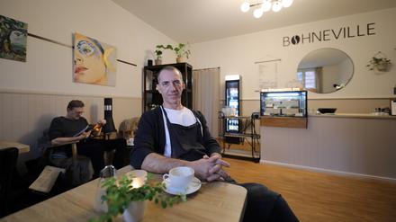 Artem Zinchuk, der Betreiber des Café Bohneville im Holländischen Viertel in Potsdam