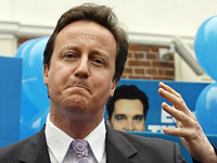 Beifall und Vorwürfe: David Camerons Veto beim EU-Gipfel polarisiert in Großbritannien.