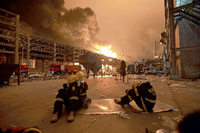 Der Brand in einer Chemiefabrik in Zhangzhou, China, stellt die Feuerwehr vor eine schwierige Aufgabe.