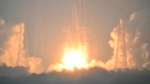 Eine Rakete vom Typ „Langer Marsch-5 Y8“ hob am Freitagnachmittag vom Weltraumbahnhof Wenchang auf der südchinesischen Tropeninsel Hainan ab. 