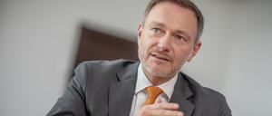 Christian Lindner (FDP), Bundesminister der Finanzen, aufgenommen bei einem Interview im Bundesfinanzministerium. 