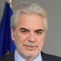 Christos Stylianides, 61, ist ein zypriotischer Politiker und seit 2014 EU-Kommissar für humanitäre Hilfe und Krisenschutz.