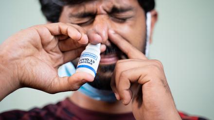 Im vergangenen Jahr wurden bereits zwei Präparate zur Impfung über die Nase in Indien und China zugelassen, die auf abgeschwächten Adenoviren beruhen.