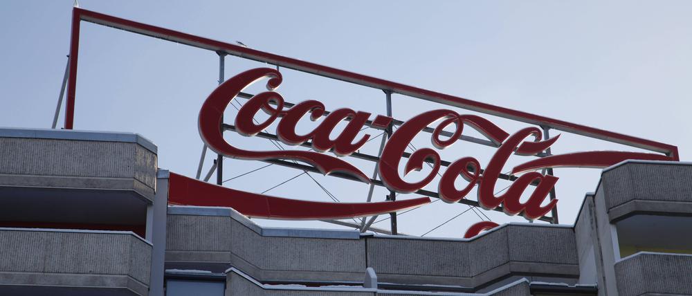 coca cola reklame auf wohnhaus in berlin mitte