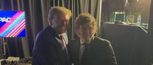 Der ehemalige US-Präsident Donald Trump trifft auf Argentiniens Präsident Javier Milei.