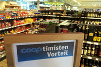 Ein Display der Coop eG in Oldenburg (Schleswig-Holstein) in einem Sky-Verbrauchermarkt.