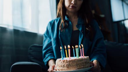 Enttäuschung statt Freude: Ob diese Mutter ihren Geburtstagskuchen wohl selbst backen musste?