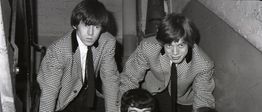 Die Rolling Stones im Oktober 1963 vor einem Konzert im Glasgow Odeon.