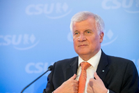 Immer für eine Überraschung gut: CSU-Chef Horst Seehofer plant die Zusammenlegung von ARD und ZDF.
