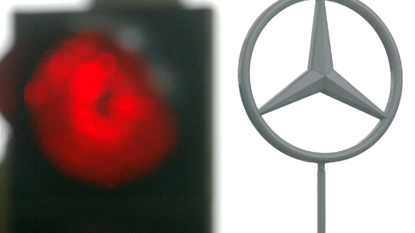 Autokrise Pessimismus Bei Daimler Und Bmw
