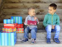 Das Geburtstag-Dilemma: Sollte das Geschwisterkind ein Geschenk bekommen?